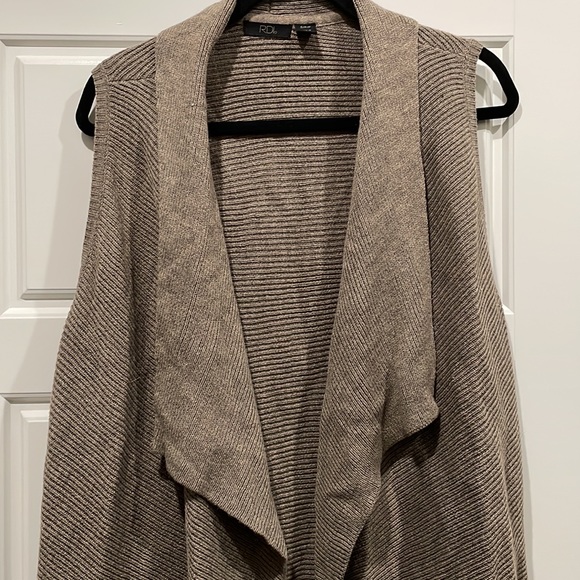 Ribbed sweater vest - Picture 2 of 2